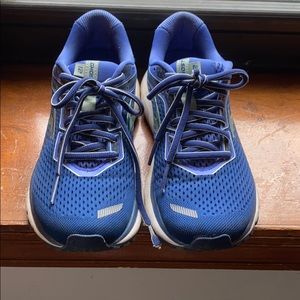 Brooks Ghost 12